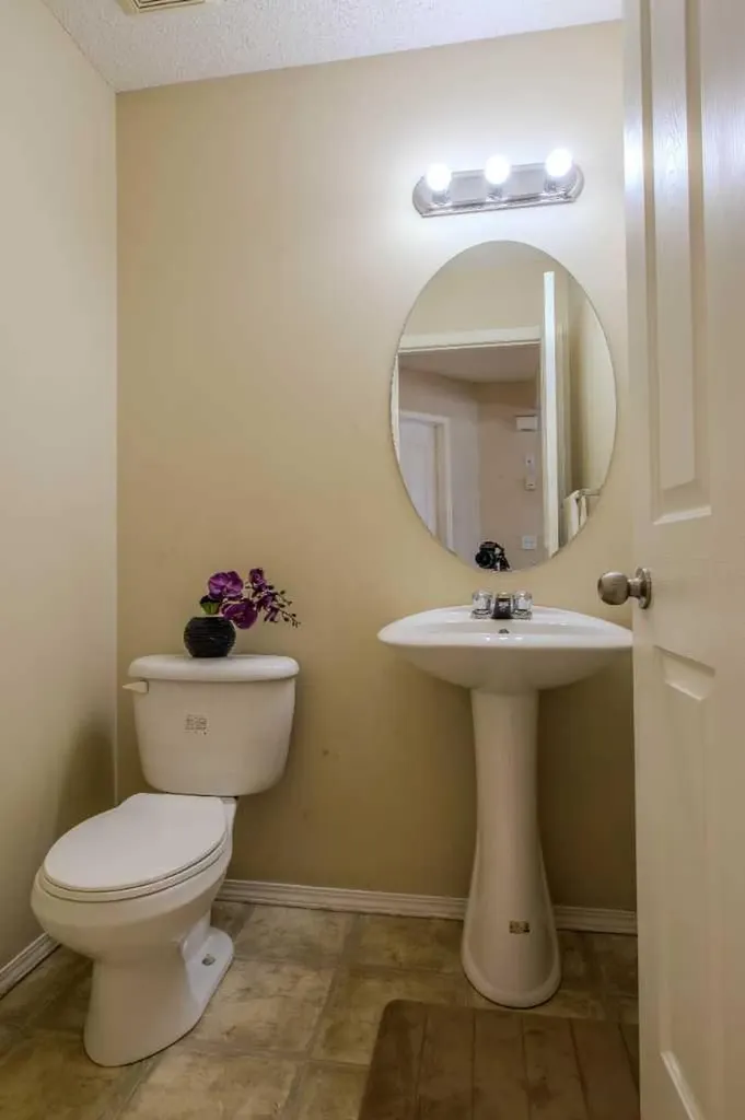 161 Saddlecrest Close NE Calgary AB T3J 5B6