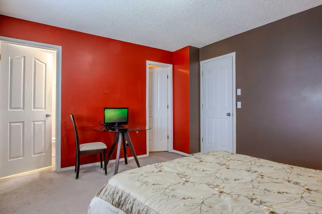 161 Saddlecrest Close NE Calgary AB T3J 5B6