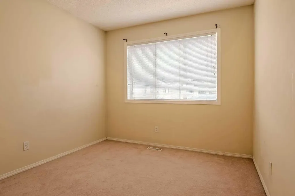 161 Saddlecrest Close NE Calgary AB T3J 5B6