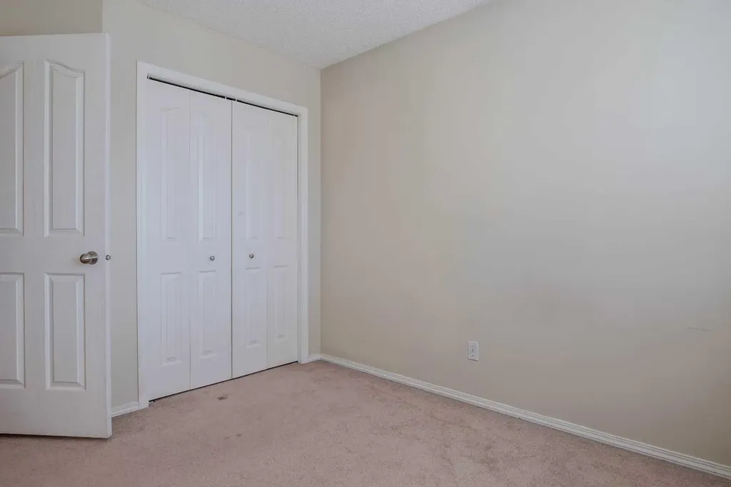161 Saddlecrest Close NE Calgary AB T3J 5B6