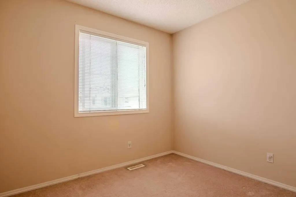 161 Saddlecrest Close NE Calgary AB T3J 5B6
