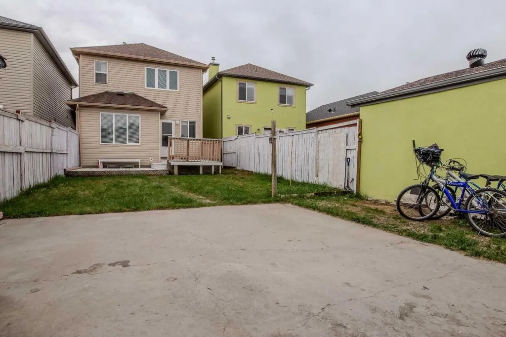 161 Saddlecrest Close NE Calgary AB T3J 5B6