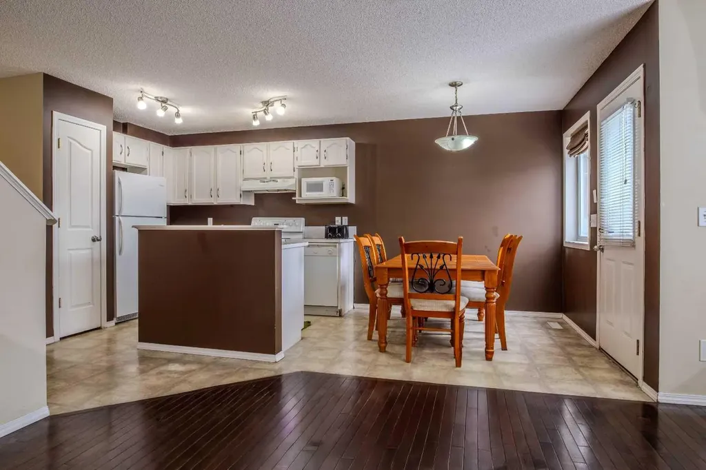 161 Saddlecrest Close NE Calgary AB T3J 5B6