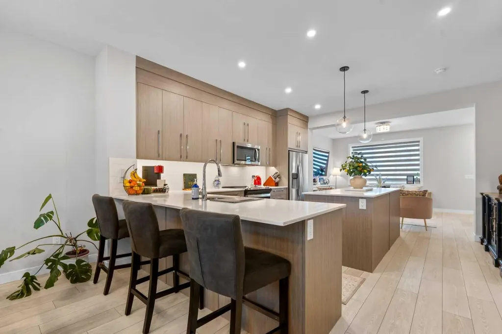1053 West Lakeview Chestermere AB T1X2T2