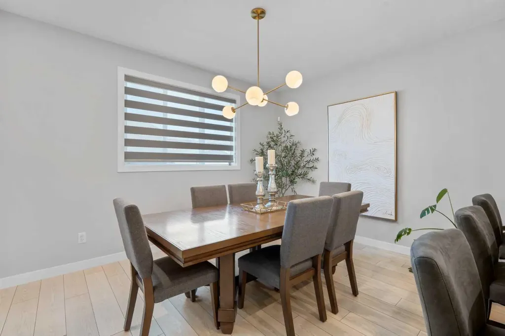 1053 West Lakeview Chestermere AB T1X2T2