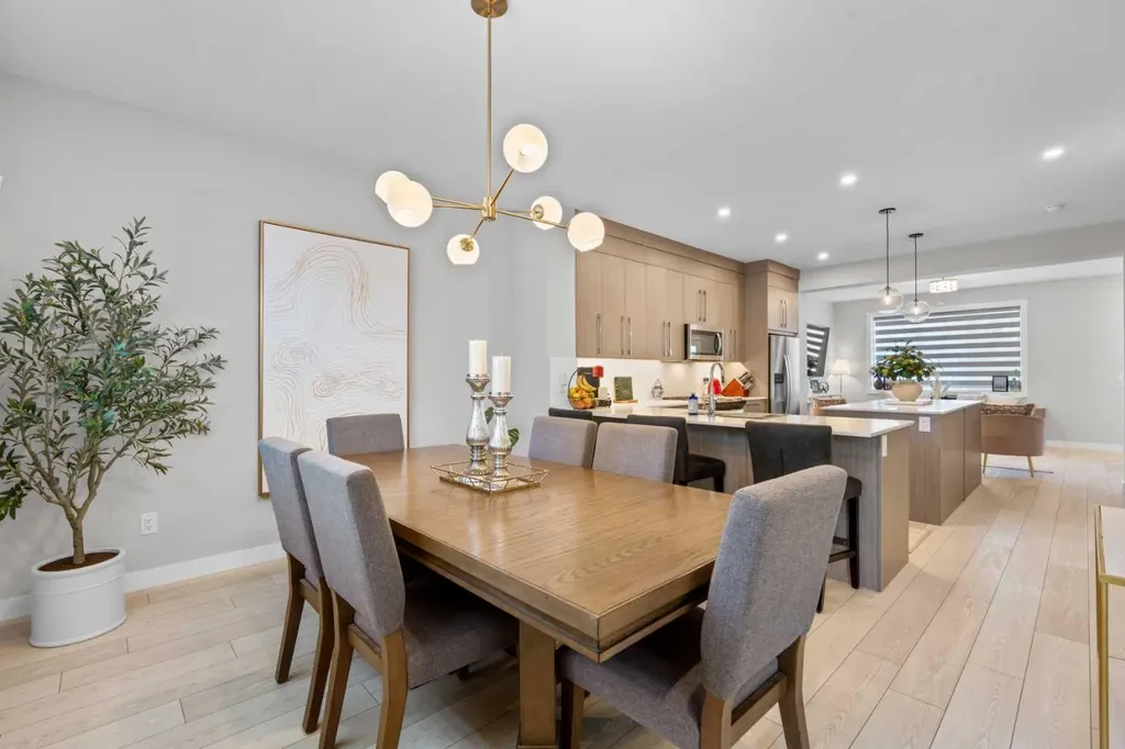1053 West Lakeview Chestermere AB T1X2T2