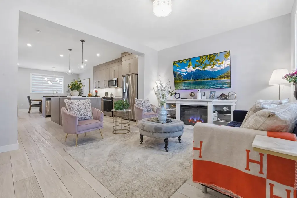 1053 West Lakeview Chestermere AB T1X2T2