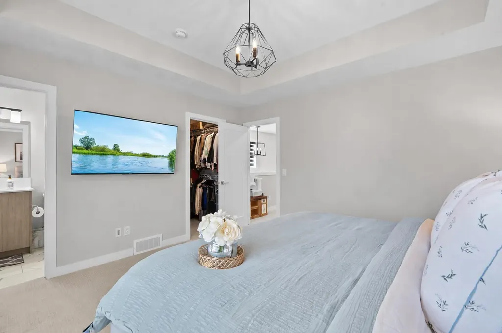 1053 West Lakeview Chestermere AB T1X2T2