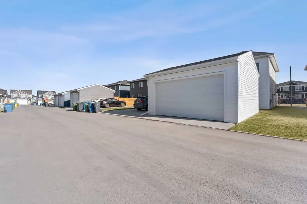 1053 West Lakeview Chestermere AB T1X2T2