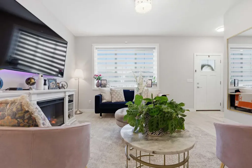 1053 West Lakeview Chestermere AB T1X2T2