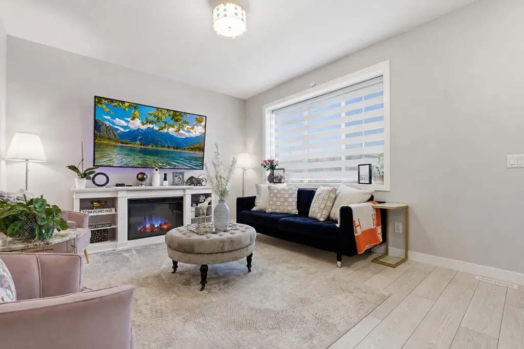 1053 West Lakeview Chestermere AB T1X2T2