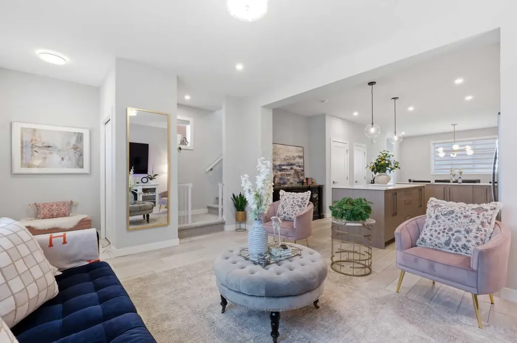 1053 West Lakeview Chestermere AB T1X2T2