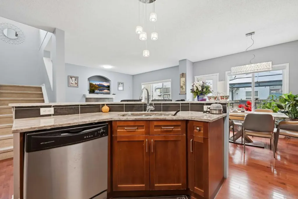61 Saddleland Drive NE Calgary AB T3J 5J3