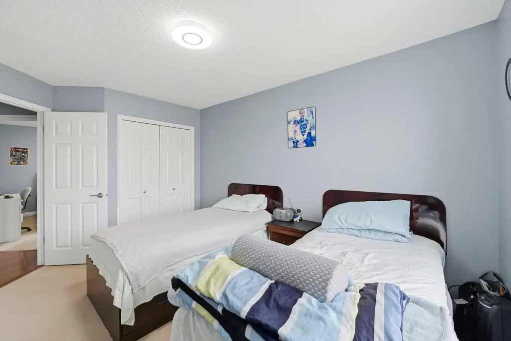 61 Saddleland Drive NE Calgary AB T3J 5J3