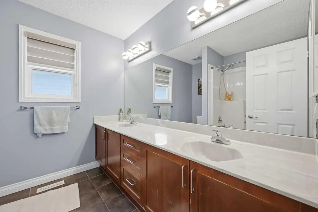 61 Saddleland Drive NE Calgary AB T3J 5J3