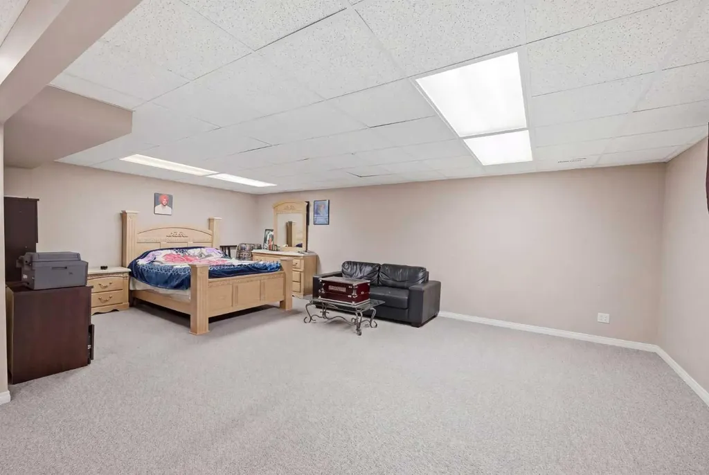 61 Saddleland Drive NE Calgary AB T3J 5J3