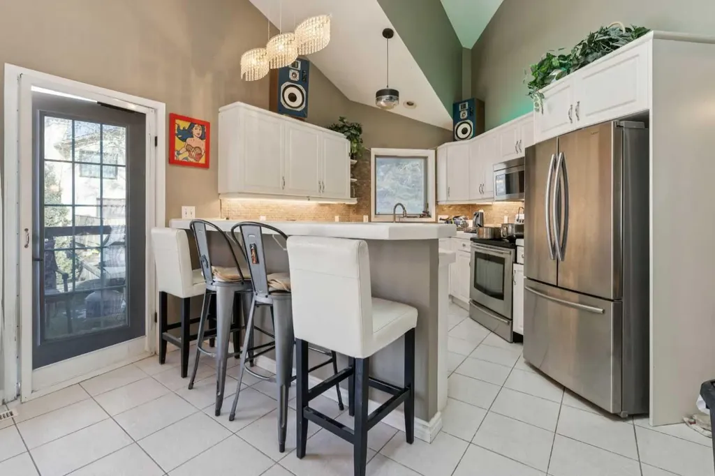 8373 Edgevalley Drive NW Calgary AB T3A 4X6