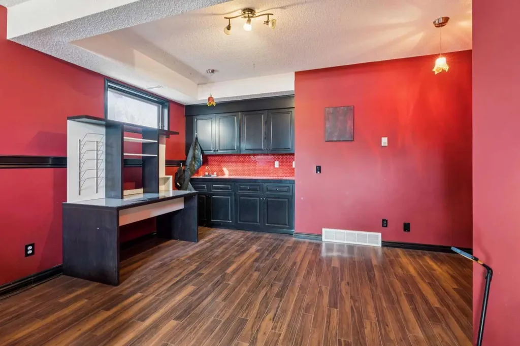 8373 Edgevalley Drive NW Calgary AB T3A 4X6