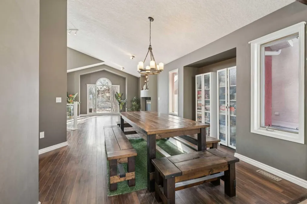 8373 Edgevalley Drive NW Calgary AB T3A 4X6