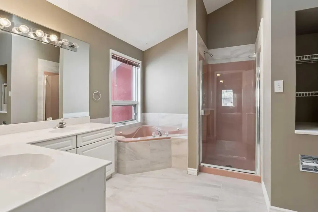 8373 Edgevalley Drive NW Calgary AB T3A 4X6