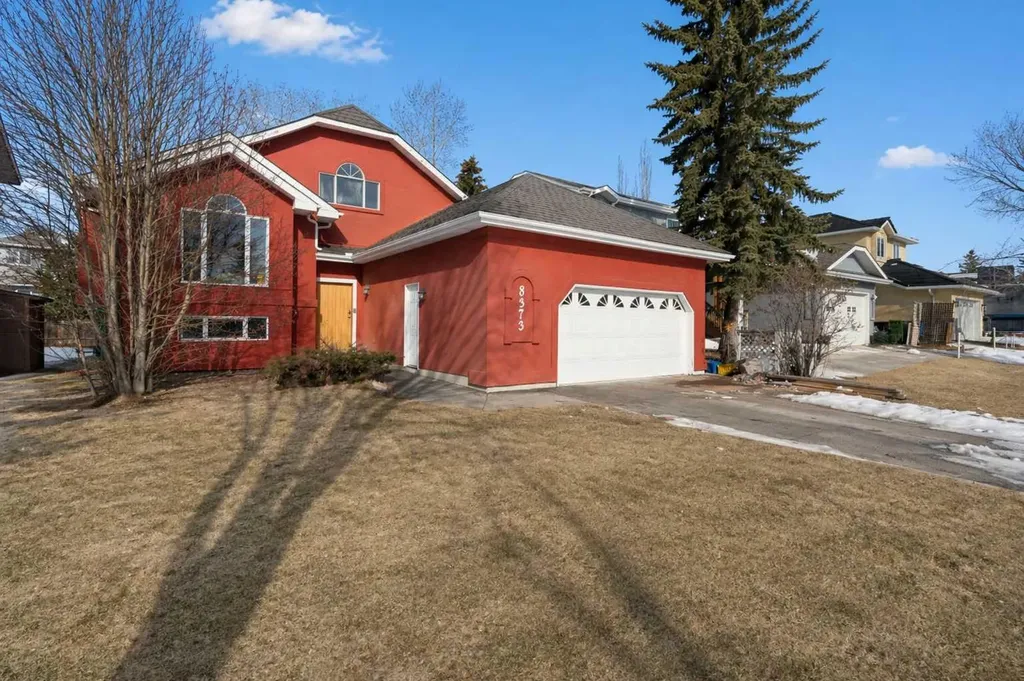 8373 Edgevalley Drive NW Calgary AB T3A 4X6
