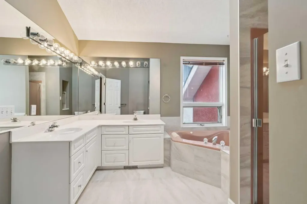 8373 Edgevalley Drive NW Calgary AB T3A 4X6