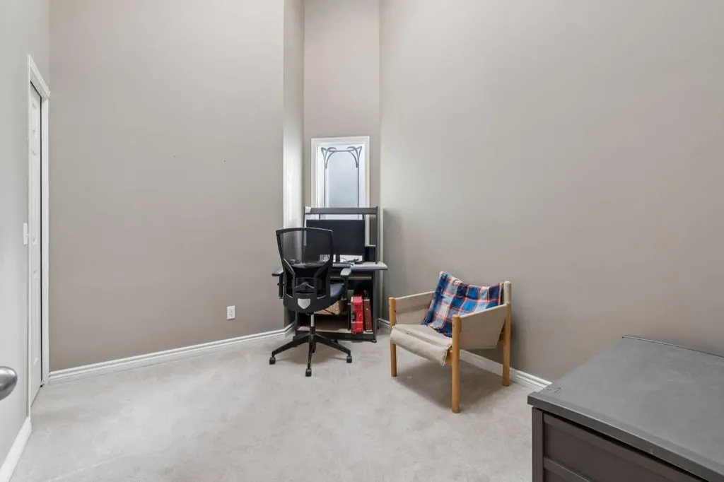 8373 Edgevalley Drive NW Calgary AB T3A 4X6