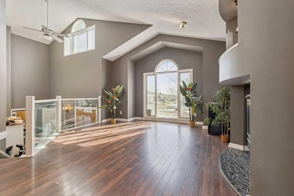 8373 Edgevalley Drive NW Calgary AB T3A 4X6