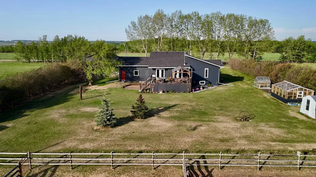 37408 Sand Road Rural Red Deer County AB T4S1E2