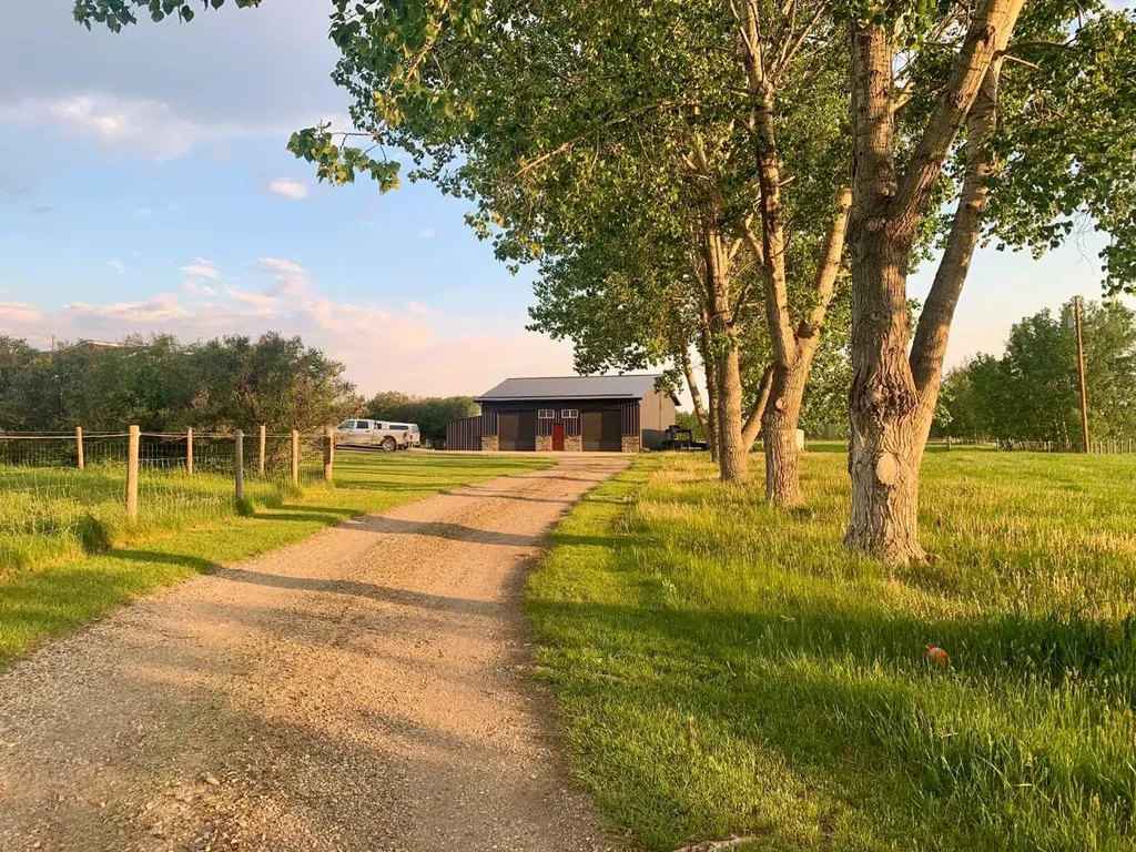 37408 Sand Road Rural Red Deer County AB T4S1E2
