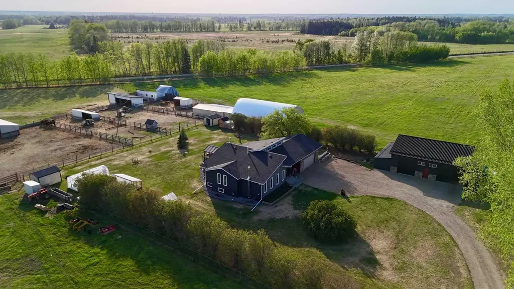 37408 Sand Road Rural Red Deer County AB T4S1E2