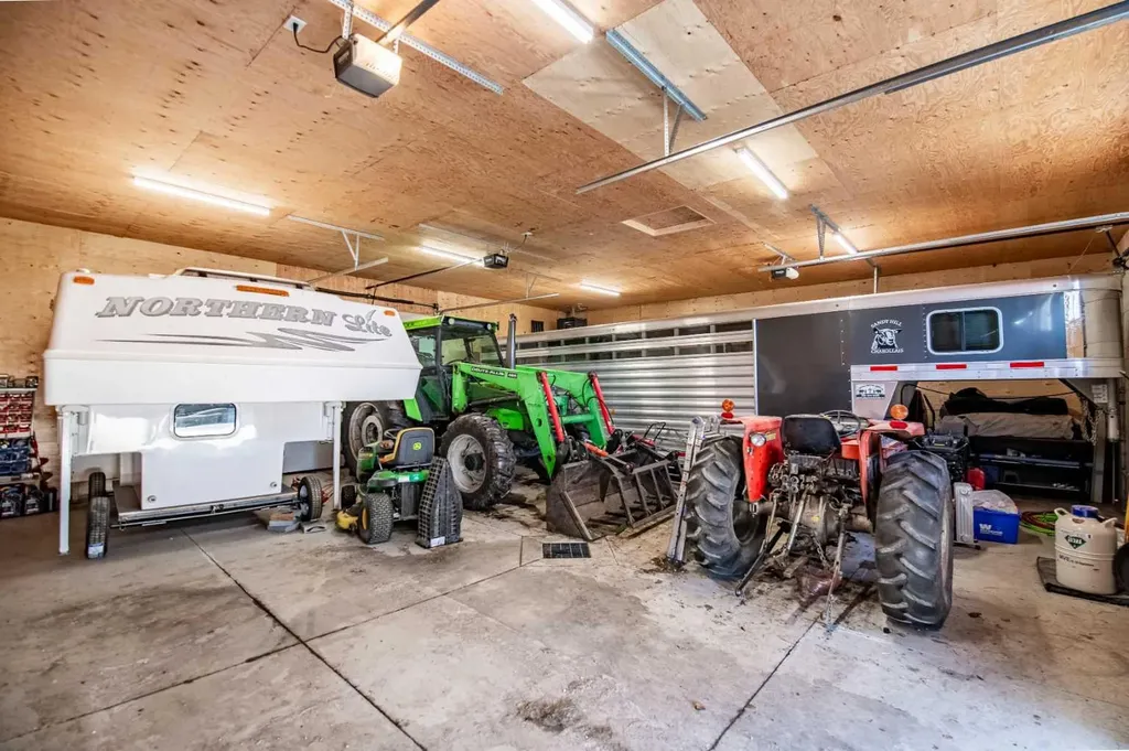37408 Sand Road Rural Red Deer County AB T4S1E2