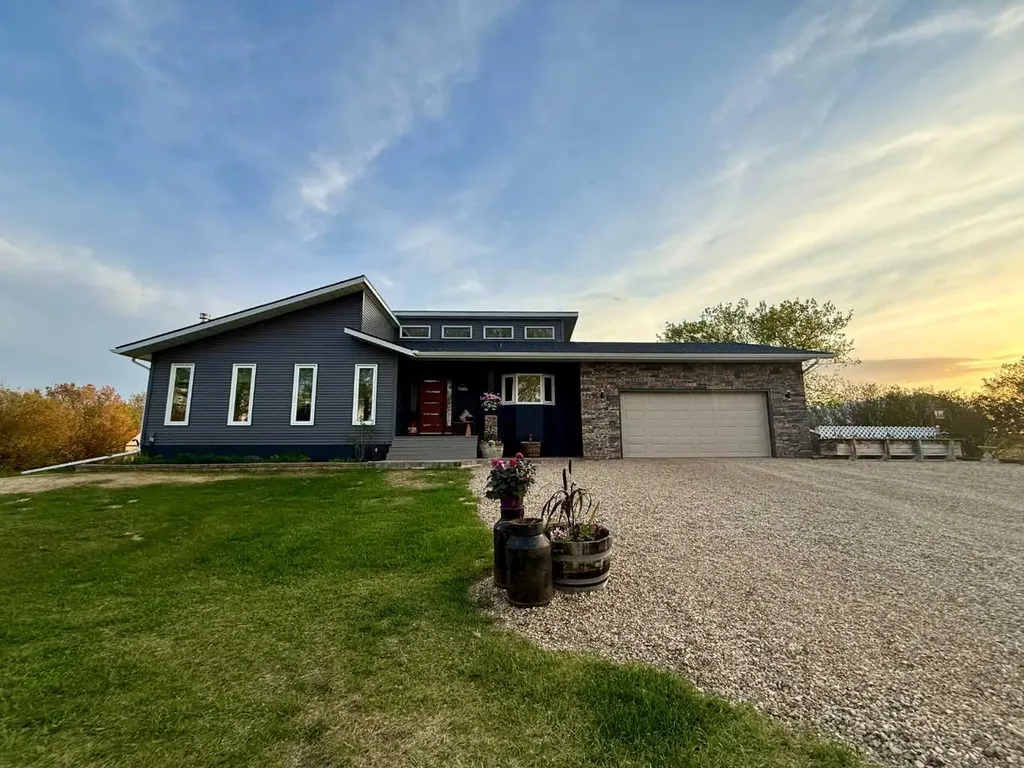 37408 Sand Road Rural Red Deer County AB T4S1E2