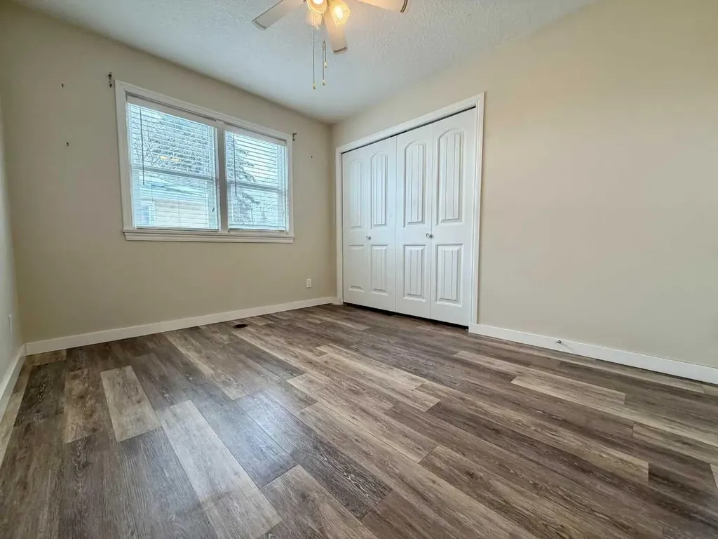 830 6 Avenue Wainwright AB T9W 1C2