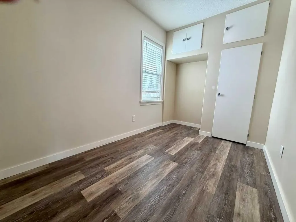 830 6 Avenue Wainwright AB T9W 1C2
