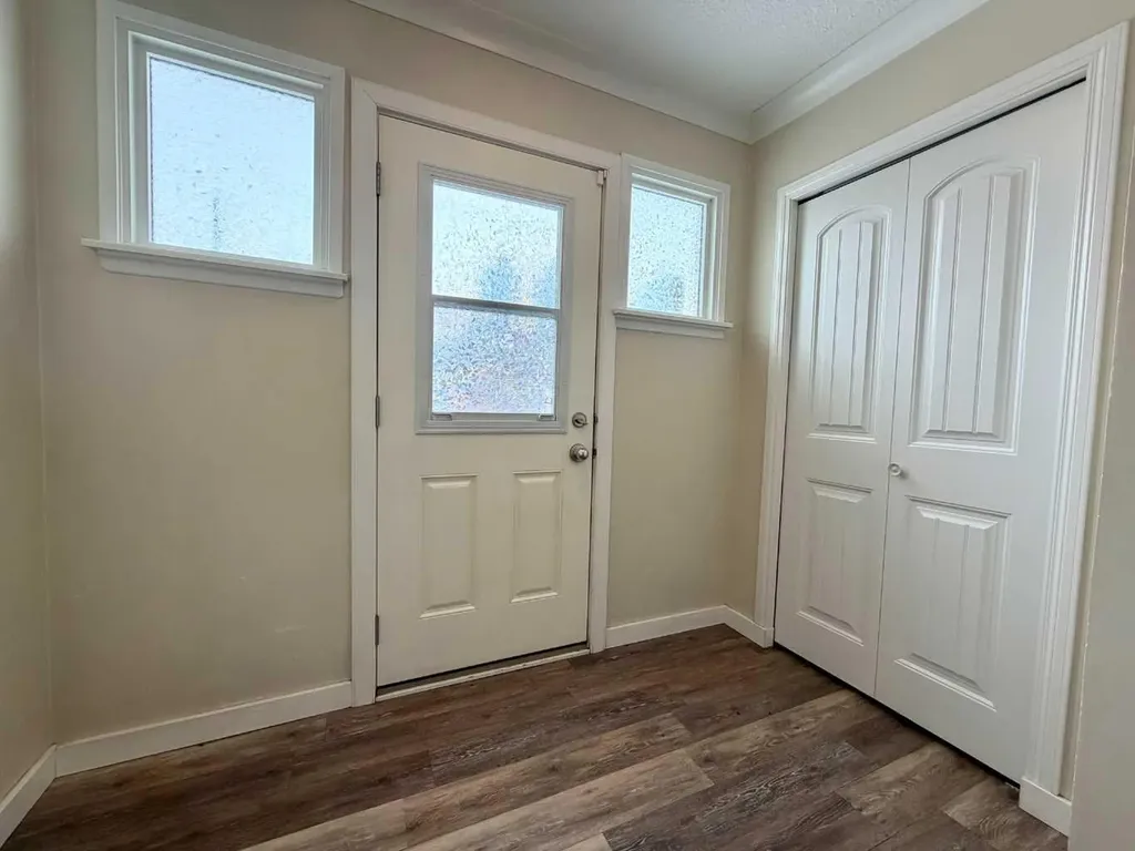 830 6 Avenue Wainwright AB T9W 1C2