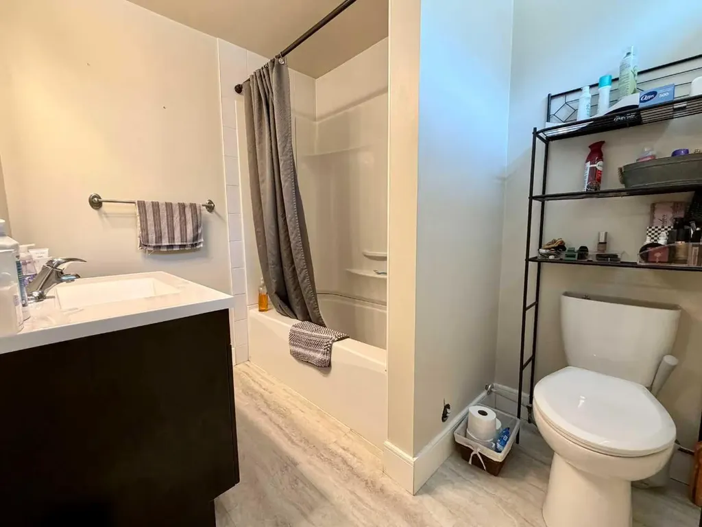 830 6 Avenue Wainwright AB T9W 1C2