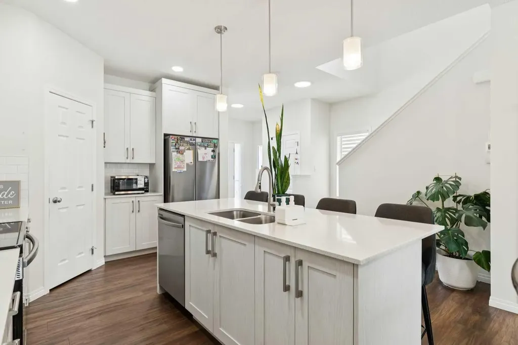 651 Savanna Landing NE Calgary AB T3J 2E4