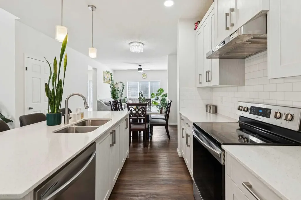 651 Savanna Landing NE Calgary AB T3J 2E4