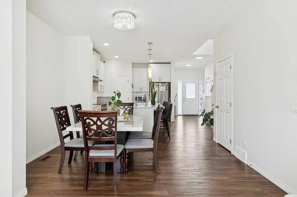 651 Savanna Landing NE Calgary AB T3J 2E4