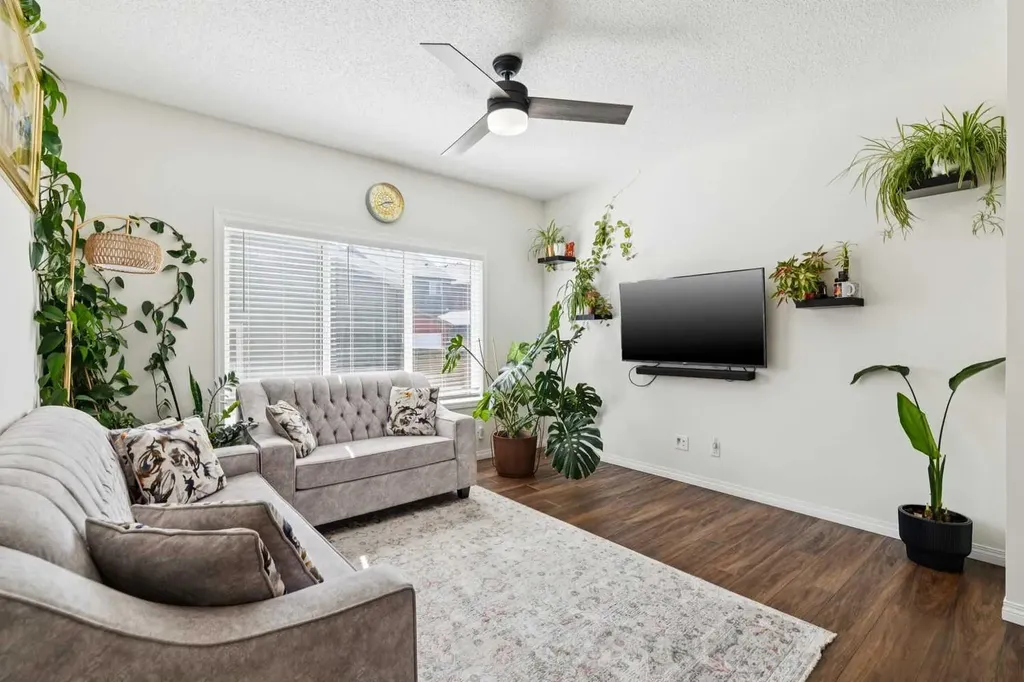 651 Savanna Landing NE Calgary AB T3J 2E4