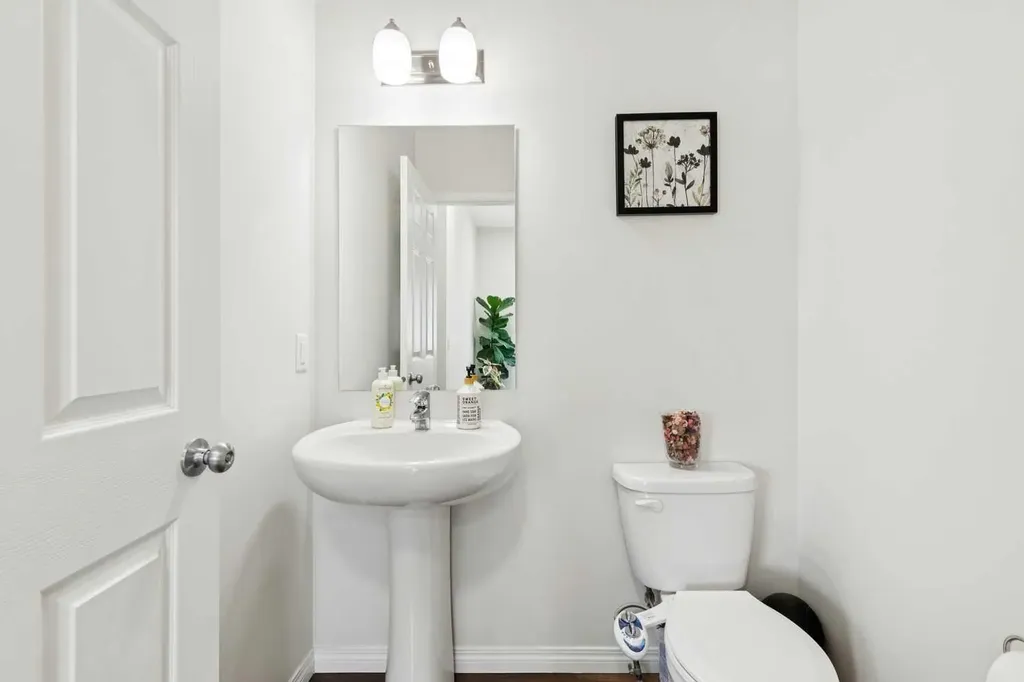 651 Savanna Landing NE Calgary AB T3J 2E4