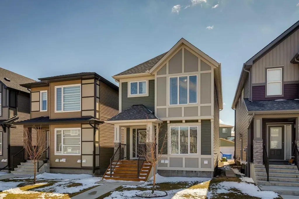 651 Savanna Landing NE Calgary AB T3J 2E4