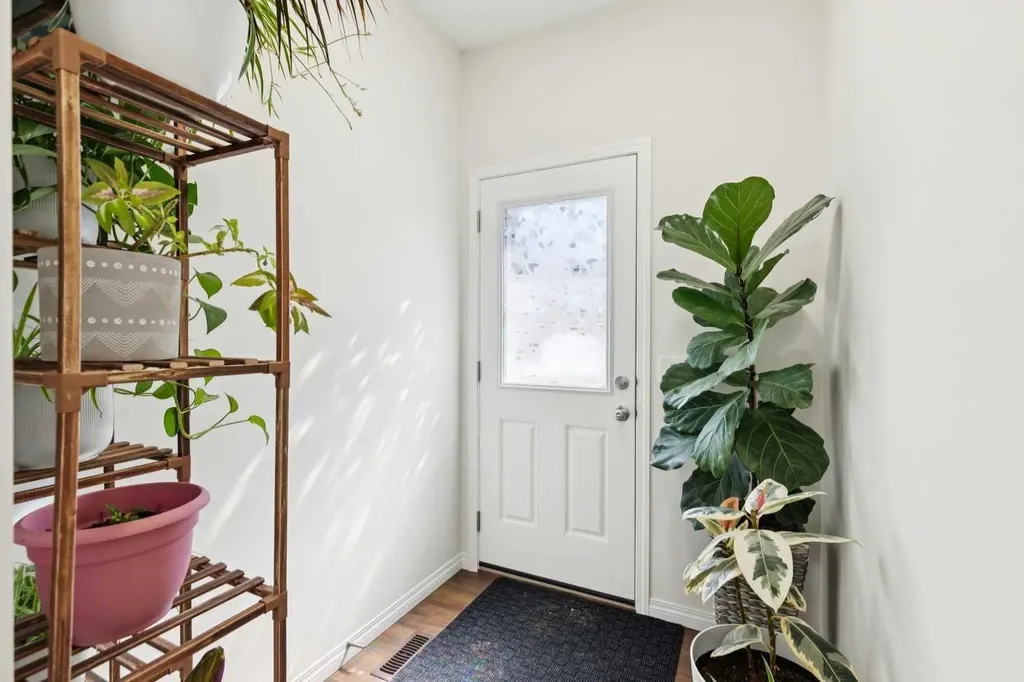 651 Savanna Landing NE Calgary AB T3J 2E4