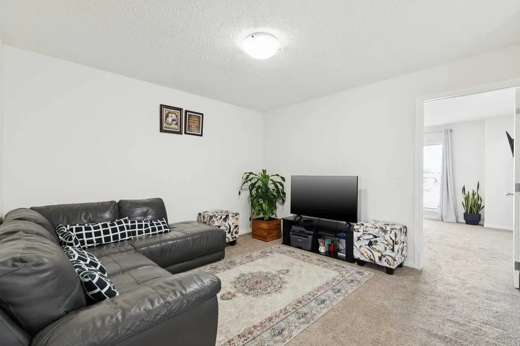 651 Savanna Landing NE Calgary AB T3J 2E4