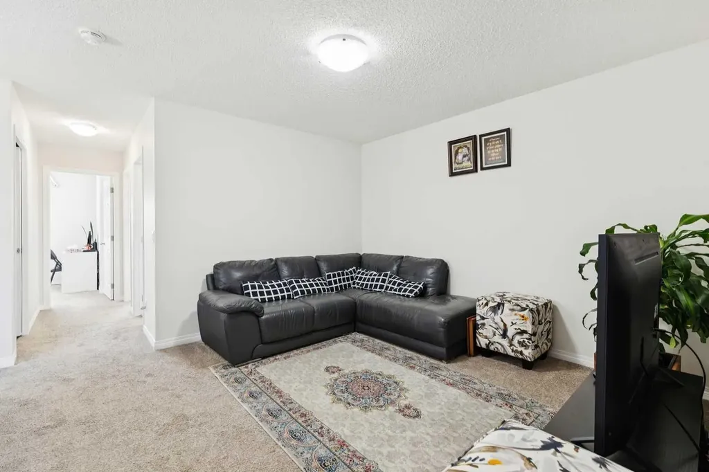 651 Savanna Landing NE Calgary AB T3J 2E4