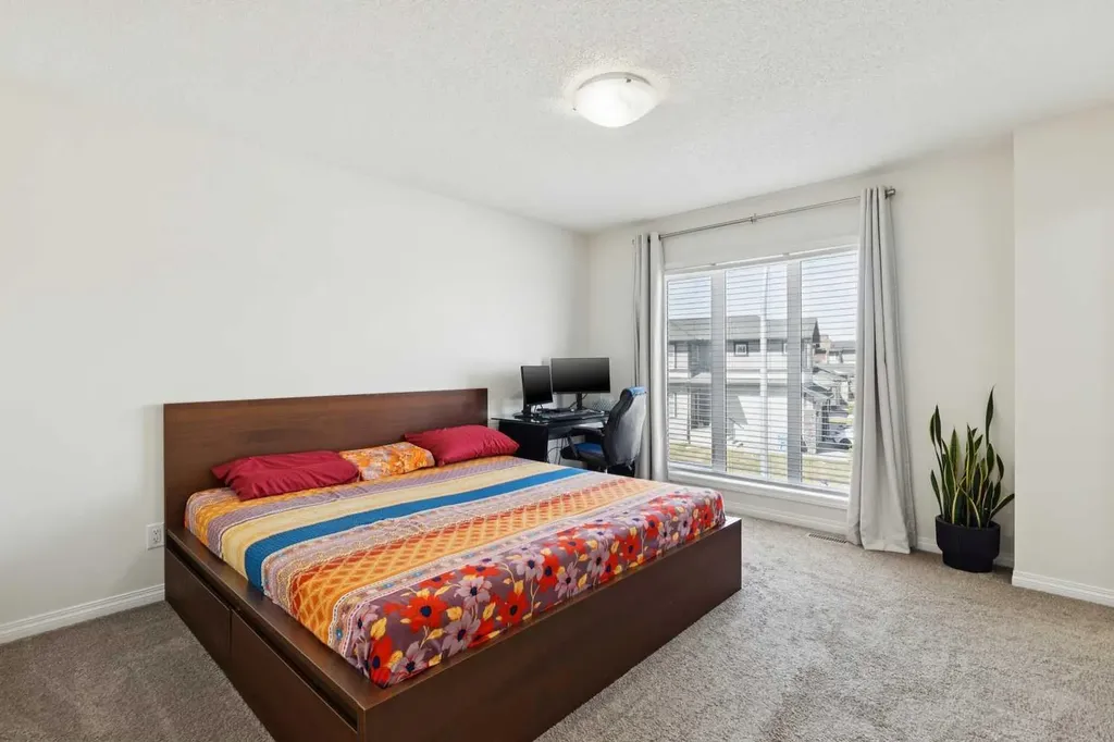 651 Savanna Landing NE Calgary AB T3J 2E4