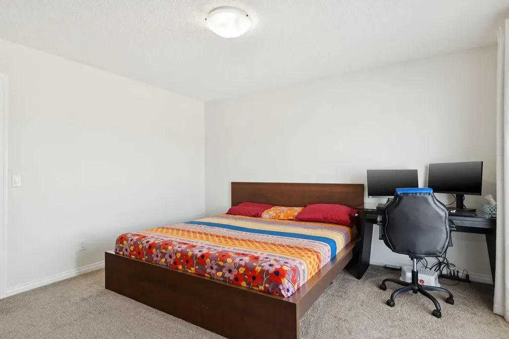 651 Savanna Landing NE Calgary AB T3J 2E4
