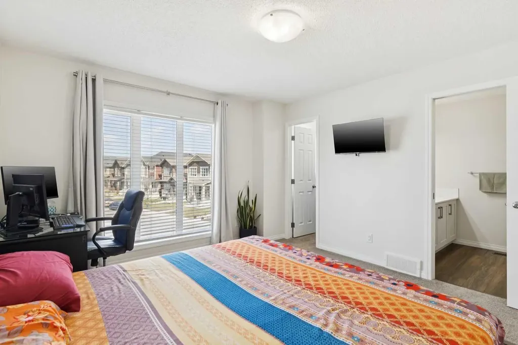651 Savanna Landing NE Calgary AB T3J 2E4