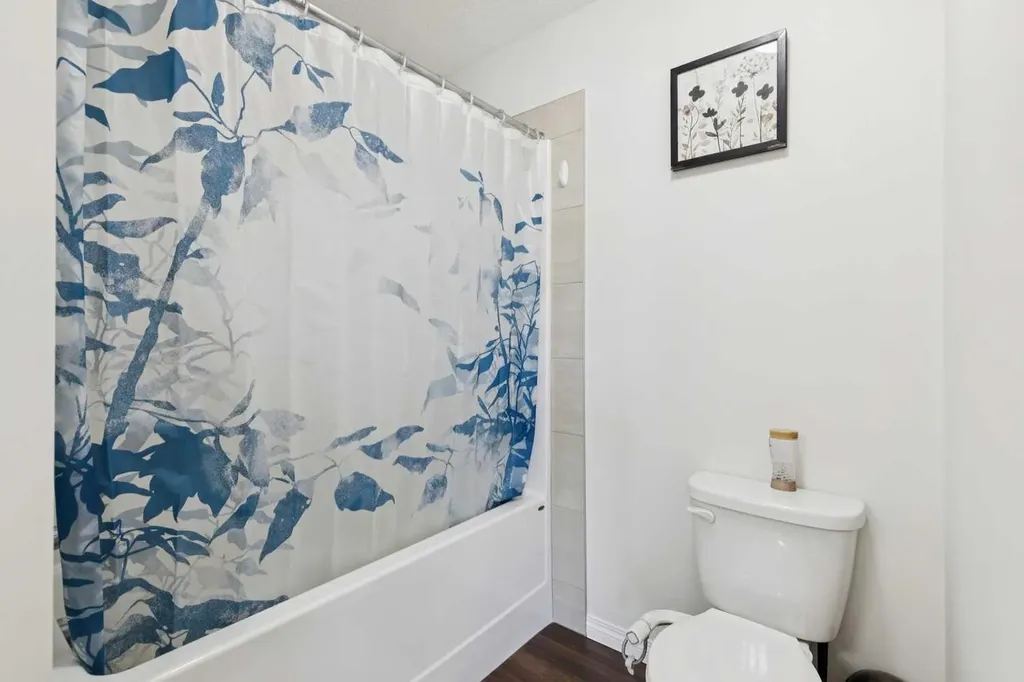 651 Savanna Landing NE Calgary AB T3J 2E4